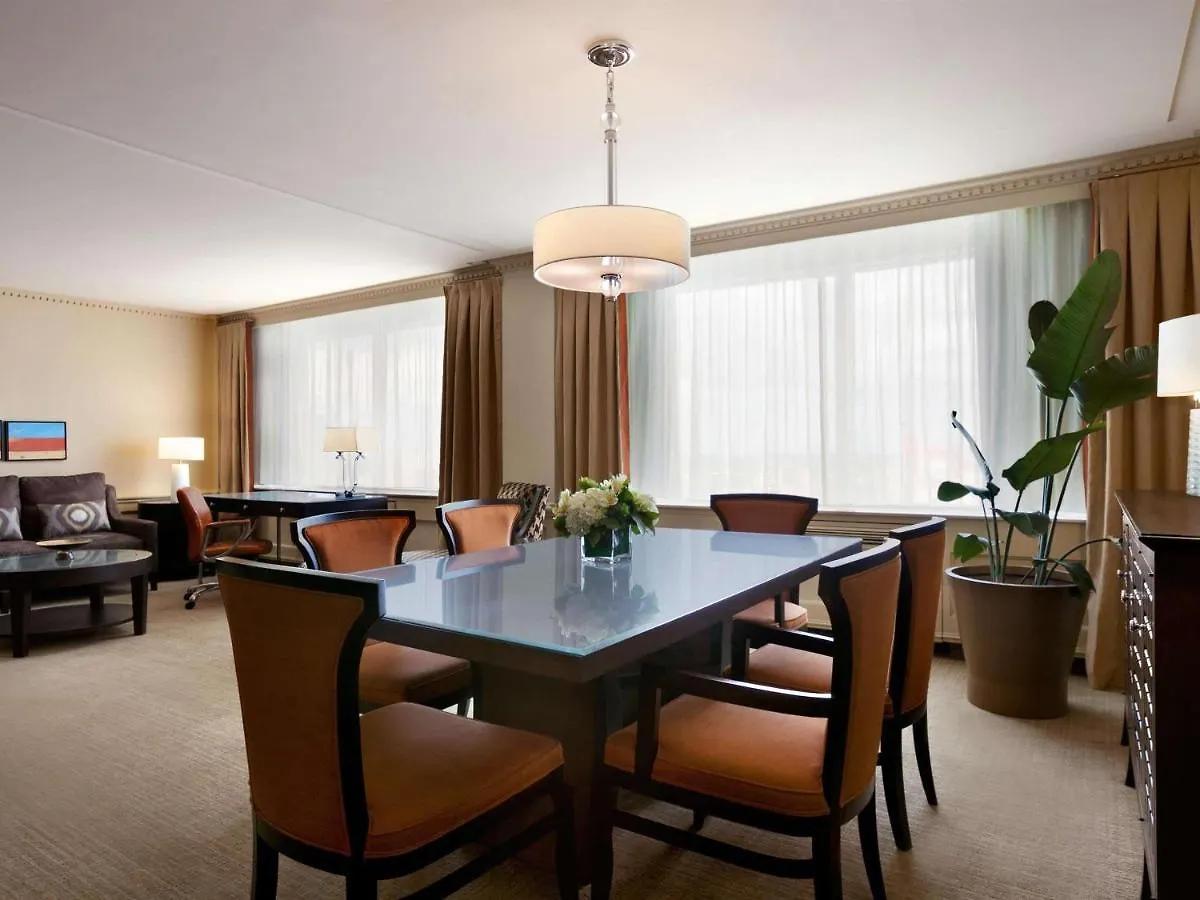 Fairmont Winnipeg 4*,