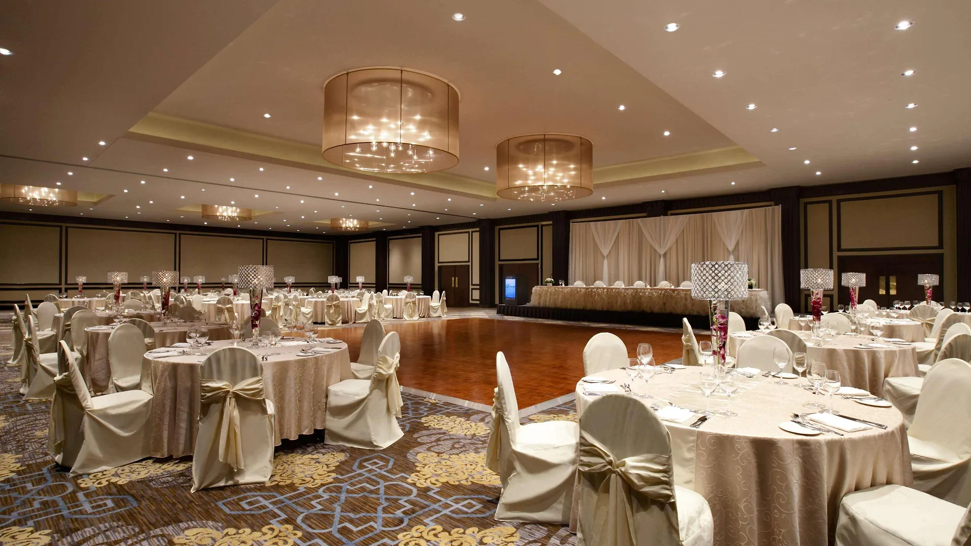 Fairmont Γουίνιπεγκ 4*,