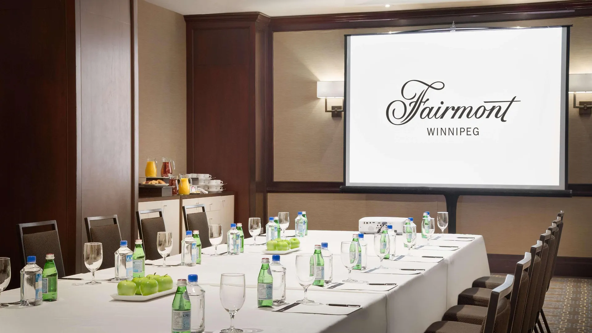 Fairmont Winnipeg 4*,